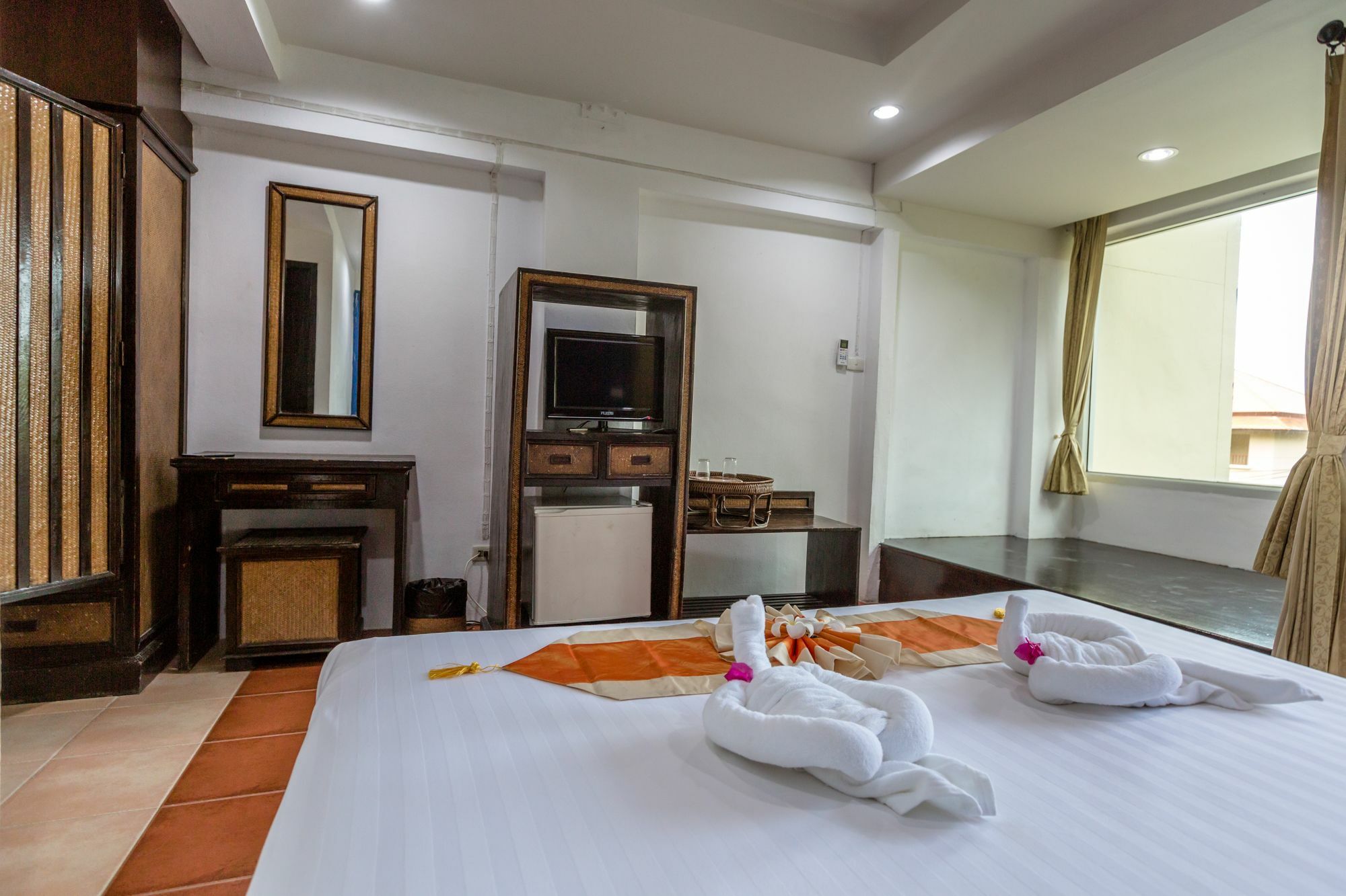 Porterhouse Beach Hotel Patong Zewnętrze zdjęcie